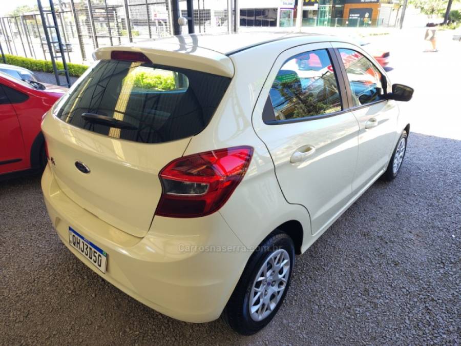 FORD - KA - 2015/2016 - Branca - R$ 41.000,00