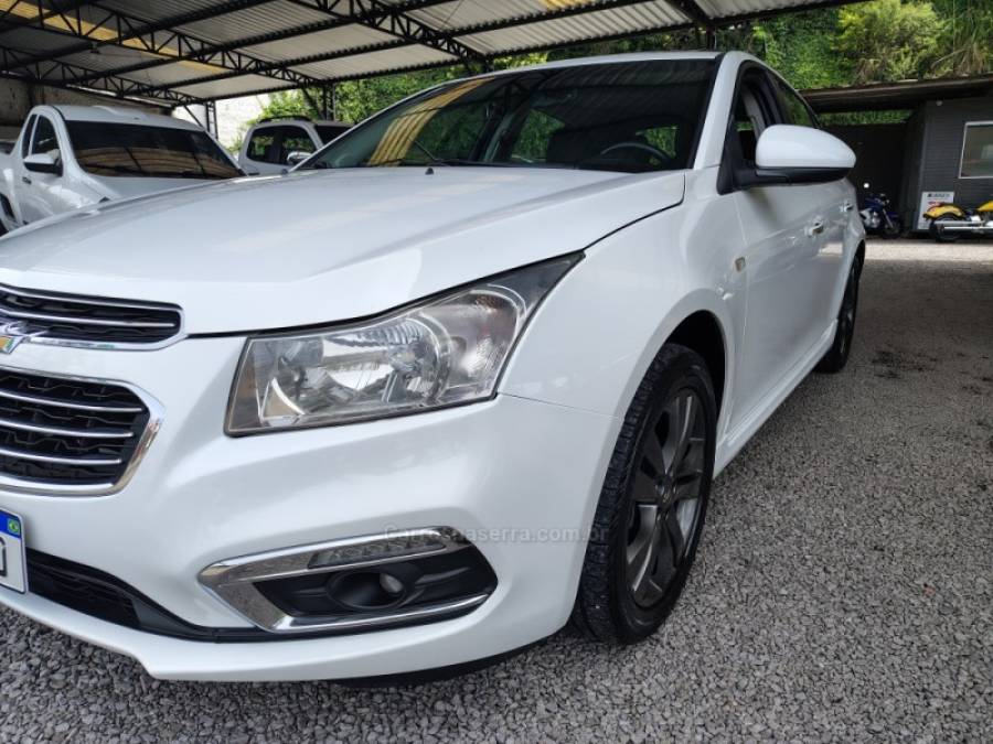CHEVROLET - CRUZE - 2014/2015 - Branca - R$ 72.000,00