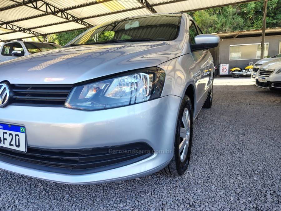 VOLKSWAGEN - GOL - 2013/2014 - Prata - R$ 37.000,00