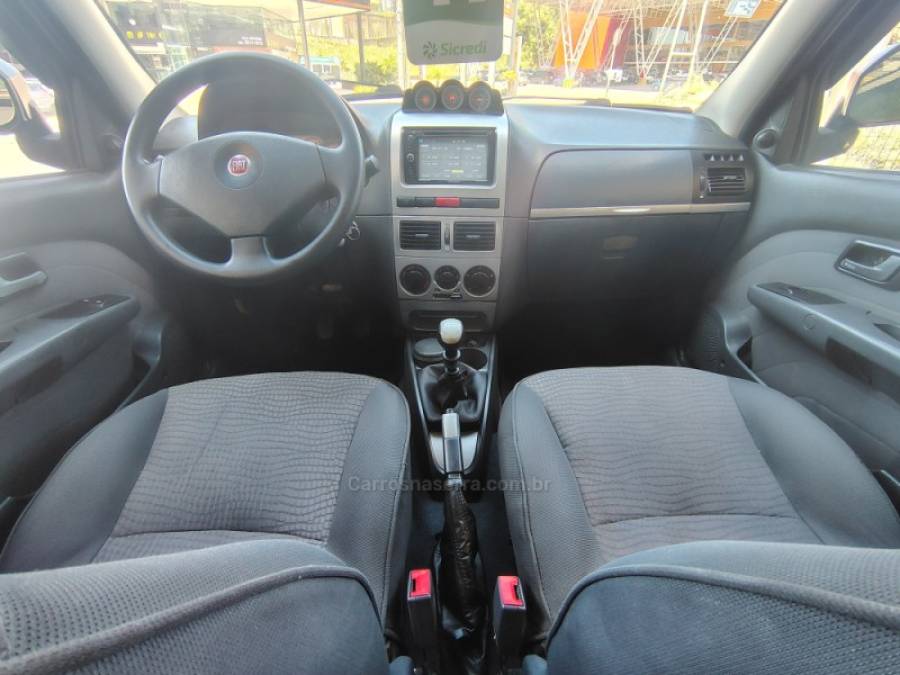 FIAT - STRADA - 2010/2011 - Verde - R$ 46.900,00