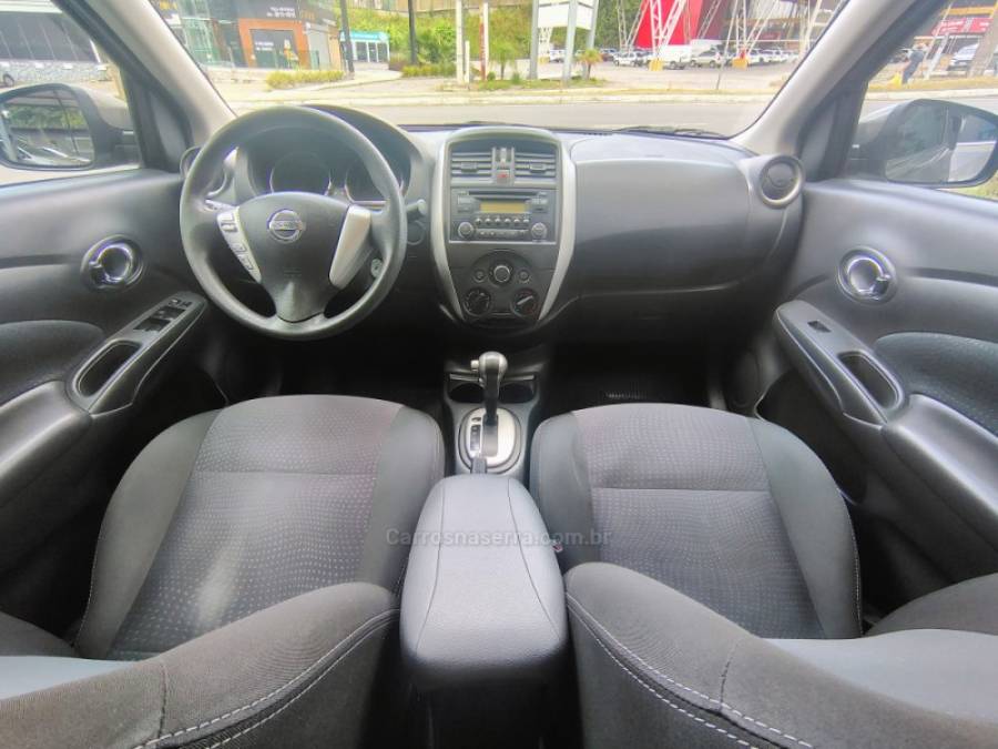 NISSAN - VERSA - 2018/2018 - Cinza - R$ 57.900,00