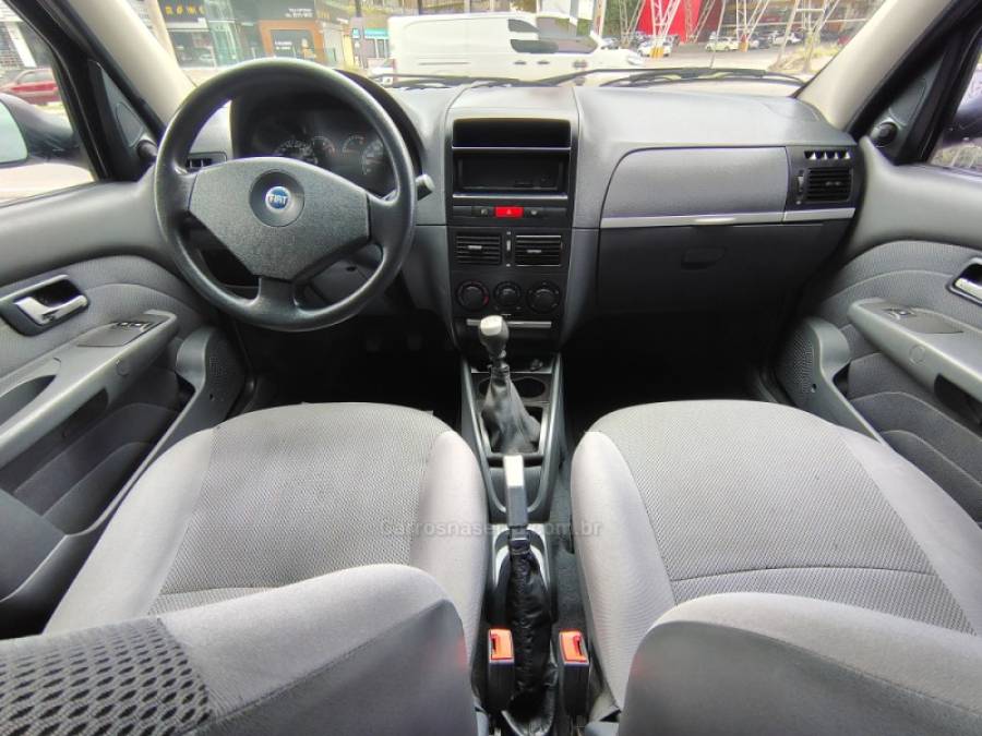 FIAT - PALIO - 2005/2006 - Preta - R$ 26.800,00