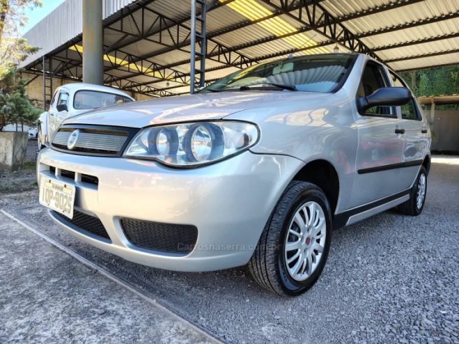 FIAT - PALIO - 2008/2008 - Prata - R$ 20.800,00