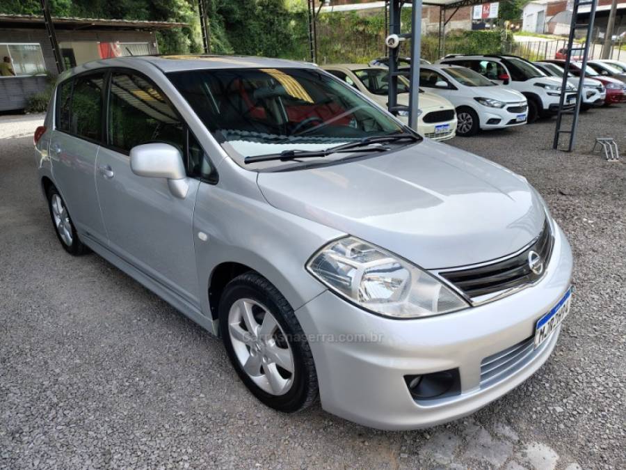 NISSAN - TIIDA - 2012/2013 - Prata - R$ 39.000,00