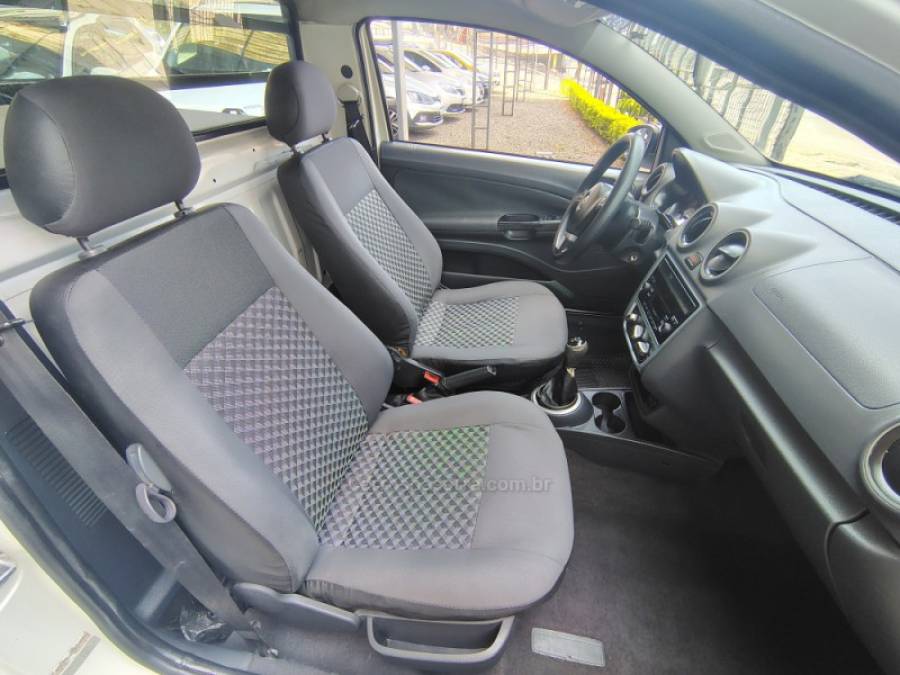 VOLKSWAGEN - SAVEIRO - 2015/2016 - Branca - R$ 49.500,00