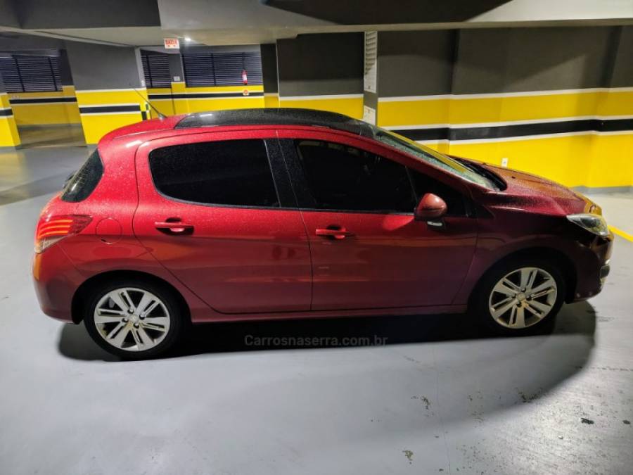 PEUGEOT - 308 - 2015/2016 - Vermelha - R$ 55.000,00