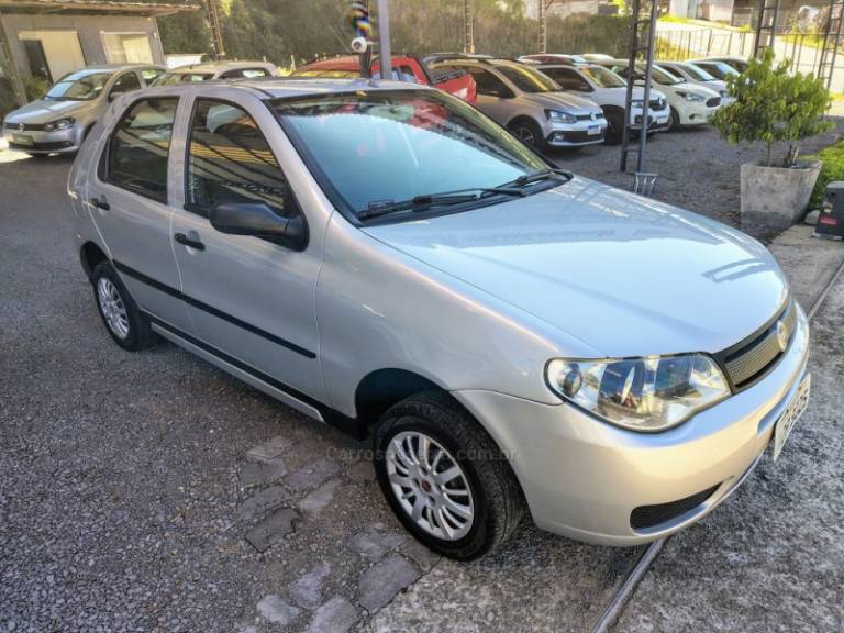 FIAT - PALIO - 2008/2008 - Prata - R$ 20.800,00