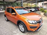 RENAULT - SANDERO - 2014/2015 - Laranja - R$ 45.900,00