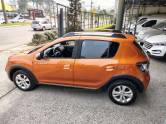 RENAULT - SANDERO - 2014/2015 - Laranja - R$ 45.900,00