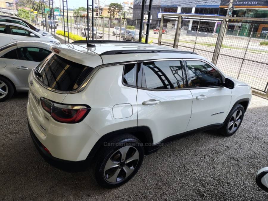 JEEP - COMPASS - 2017/2018 - Branca - R$ 105.000,00