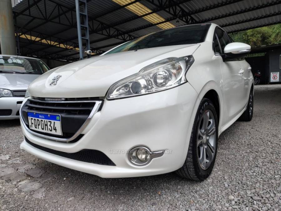 PEUGEOT - 208 - 2014/2015 - Branca - R$ 46.500,00