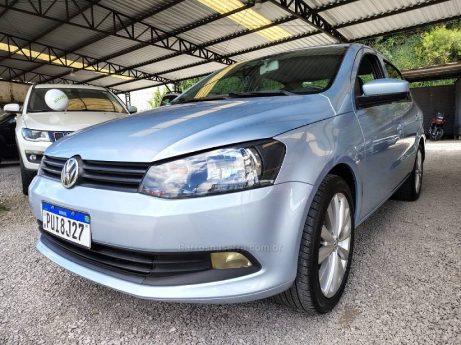 VOLKSWAGEN - VOYAGE - 2014/2015 - Prata - R$ 43.000,00