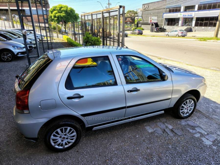 FIAT - PALIO - 2008/2008 - Prata - R$ 20.800,00