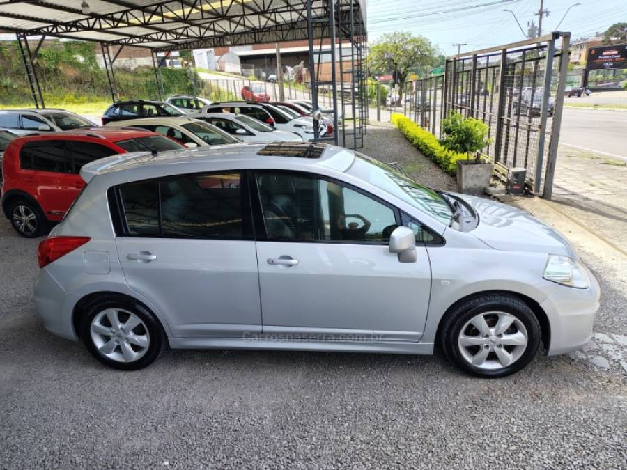 NISSAN - TIIDA - 2012/2013 - Prata - R$ 39.000,00