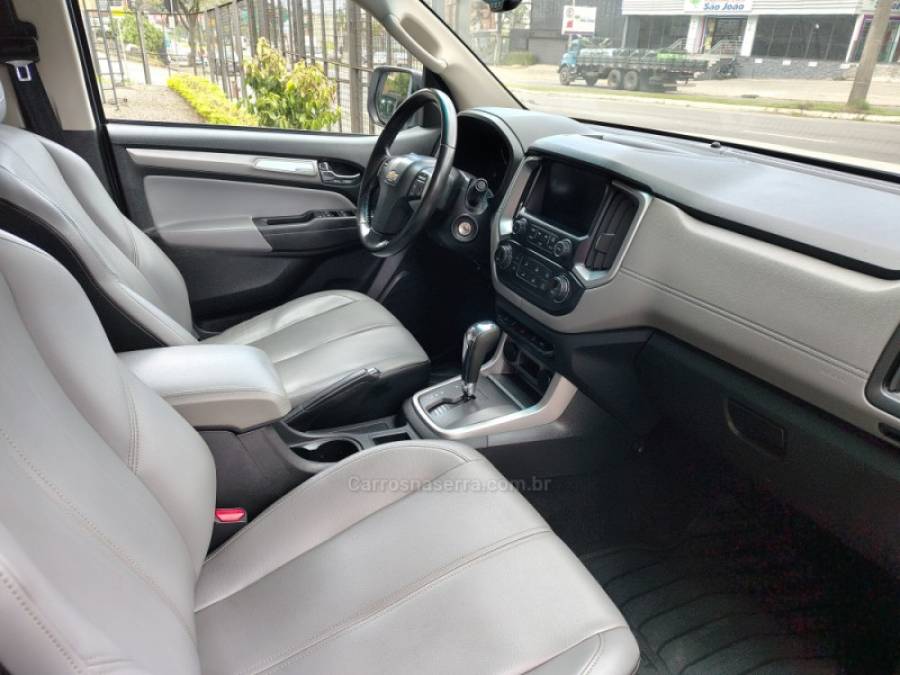 CHEVROLET - S10 - 2018/2018 - Branca - R$ 138.000,00