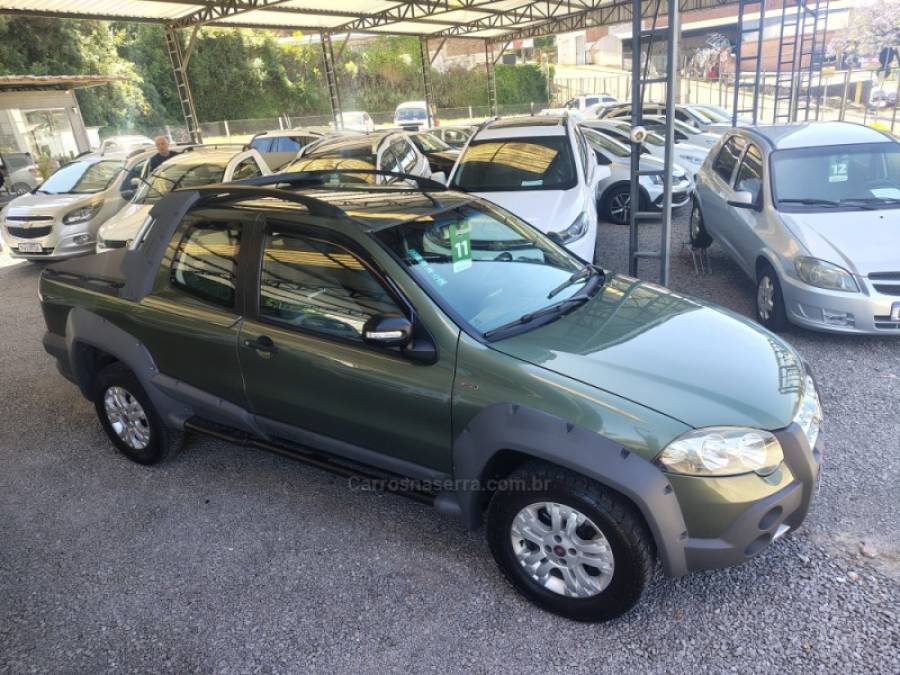 FIAT - STRADA - 2010/2011 - Verde - R$ 46.900,00