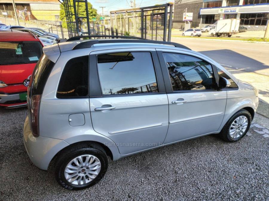 FIAT - IDEA - 2011/2012 - Prata - R$ 34.000,00