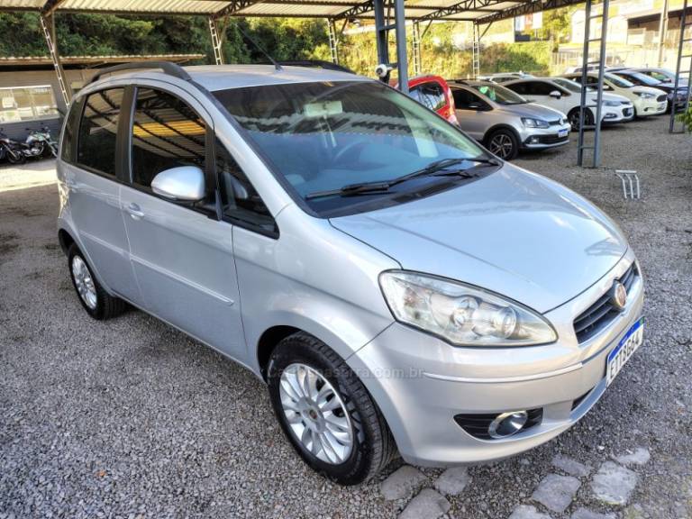 FIAT - IDEA - 2011/2012 - Prata - R$ 34.000,00