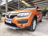 RENAULT - SANDERO - 2014/2015 - Laranja - R$ 45.900,00