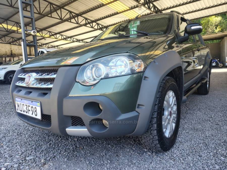 FIAT - STRADA - 2010/2011 - Verde - R$ 46.900,00