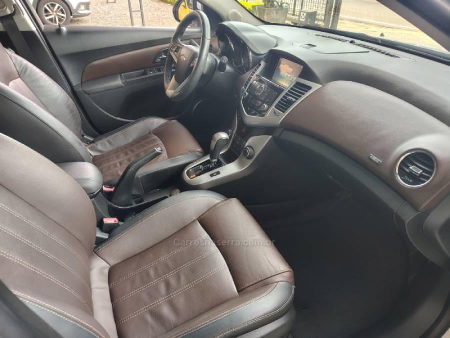 CHEVROLET - CRUZE - 2014/2015 - Branca - R$ 72.000,00