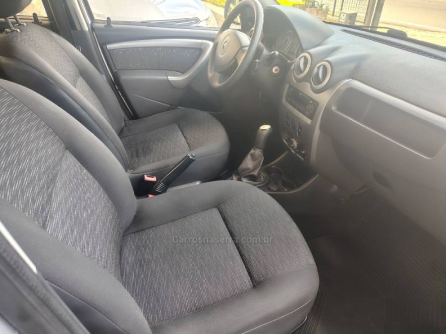 RENAULT - LOGAN - 2011/2011 - Prata - R$ 25.000,00