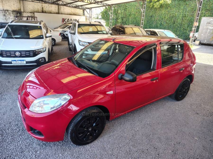 RENAULT - SANDERO - 2011/2012 - Vermelha - R$ 27.900,00